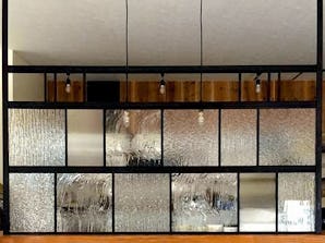 ガラス間仕切り／ガラスパーティション - 4種類のデザインガラスを使用した事例