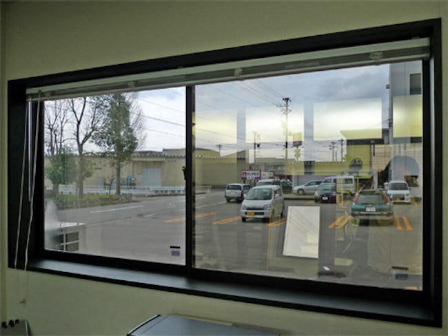 遮熱ガラス 熱線反射ガラス サンルックスの加工 販売はオーダーガラス板 Com