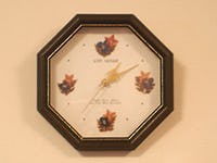 ガラスのカット・加工 - コーナーカット加工:製作例 壁掛け時計のガラス