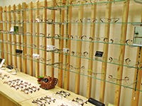 ガラスのカット・加工 - 四角形カット:製作例 商品陳列ガラス棚